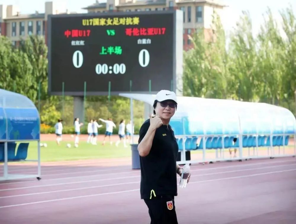 叶辰点了点头，晃了晃手里剩下的四分之一颗回春丹，淡淡道：我刚才给你吃的药，能让你的生命再延续两三年，如果你再服下我手里的这部分丹药。